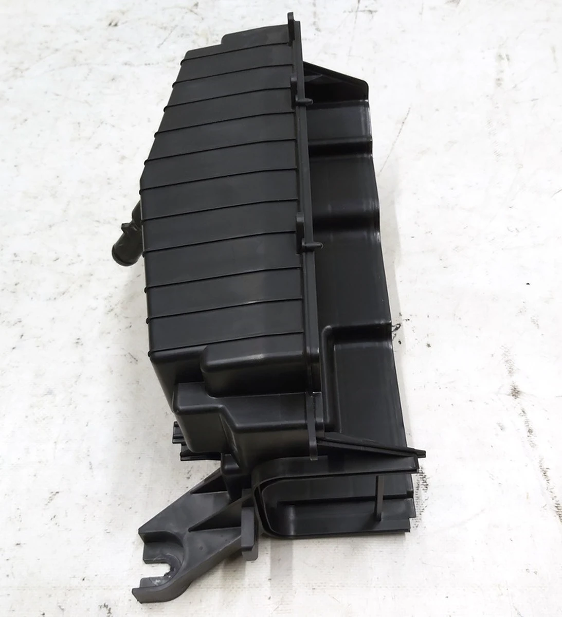 Корпус пічки салону в нижній із зливним отвором Tesla model S REST model X