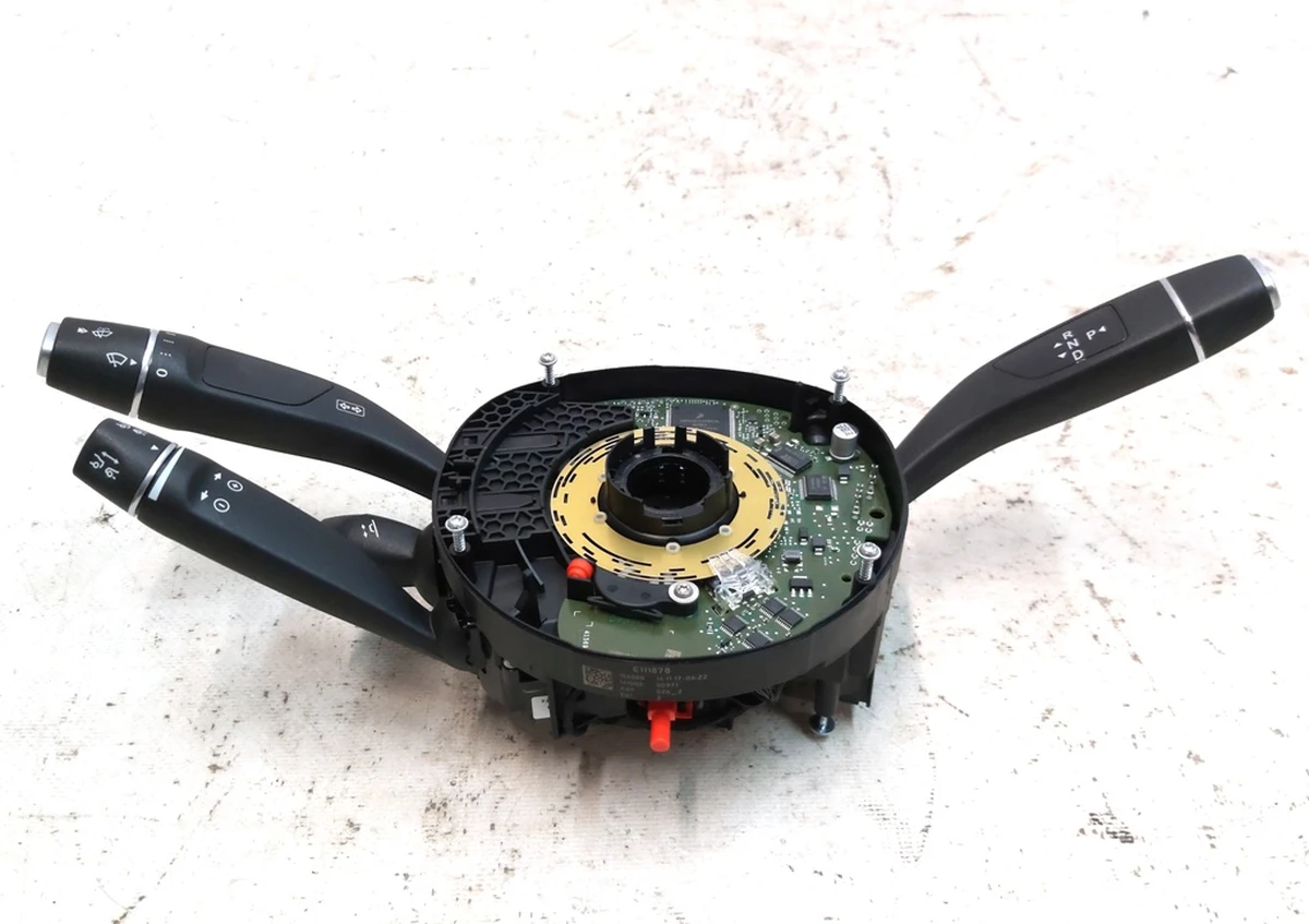 2 Steering column control module Tesla model X 1057356-00-B