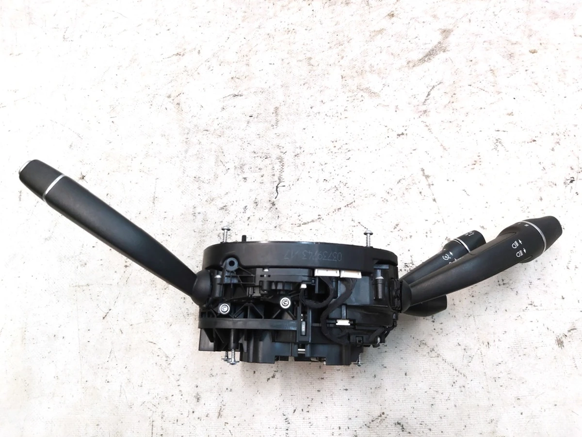 2 Steering column control module Tesla model X 1057356-00-B