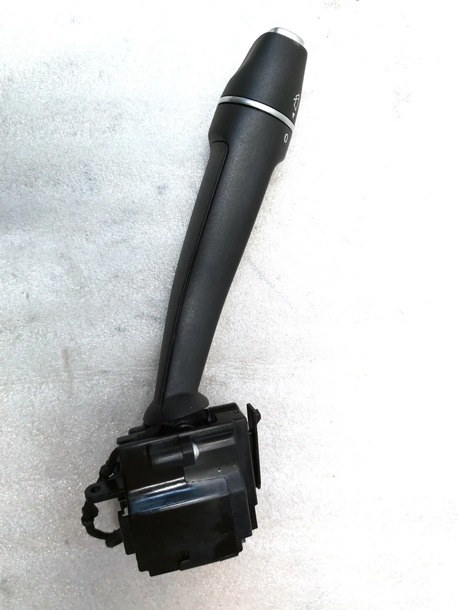 2 Переключатель света и омывателя модуля управления рулевой колонки Tesla model X 1057656-00-B