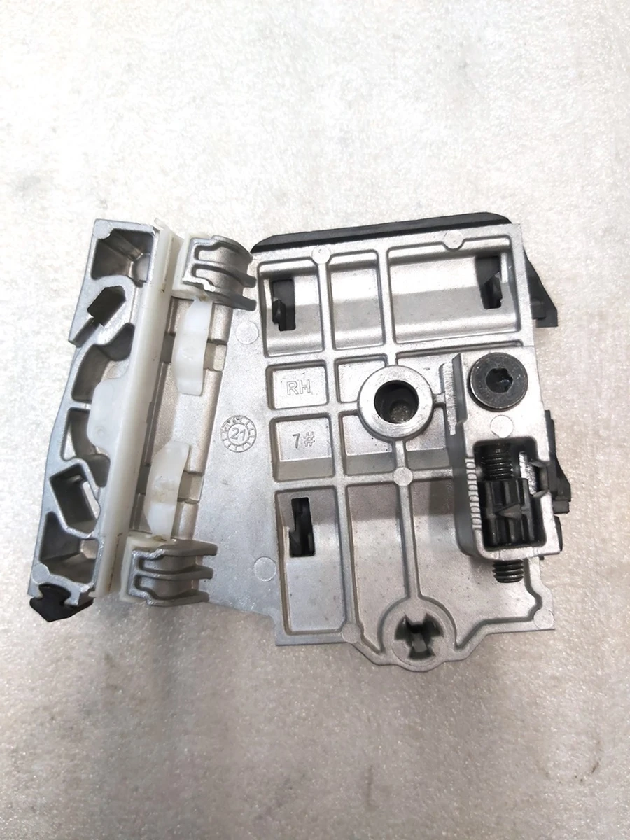 1 Фиксатор положения стекла двойного стеклоподъемника переднего правого Tesla model Y 1495509-00-E