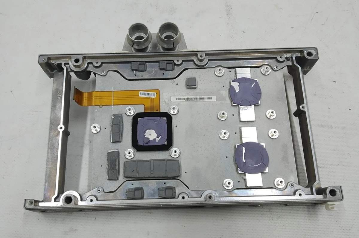 1 Tesla model 3 computer cooling water block 1098058-S0-M