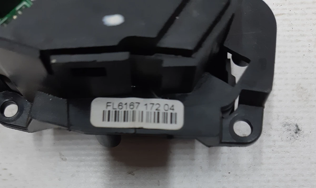 1 Switch button (on the steering wheel) left Tesla model S REST 1013242-00-F