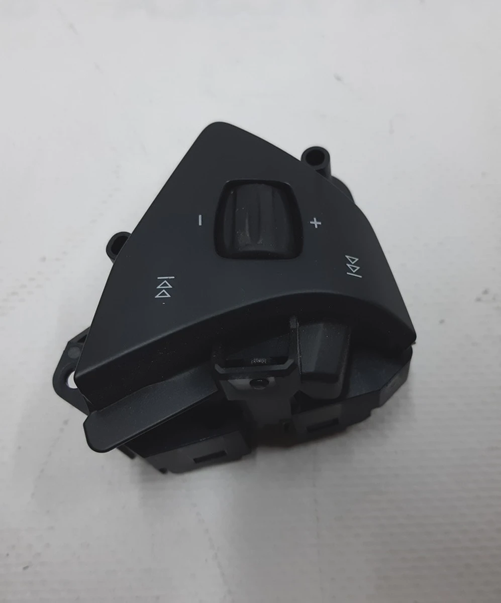 1 Switch button (on the steering wheel) left Tesla model X 1013242-00-H