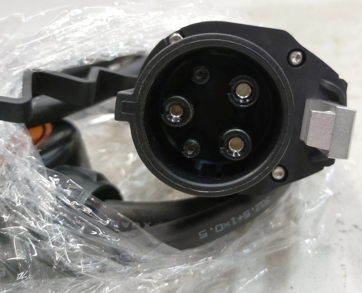 1 UNIVERSAL MOBILE CONNECTOR Type1 16A 110V-240V 3,5 kW 3,5 м NEW Tesla all models FR-MS2-1P16A-02