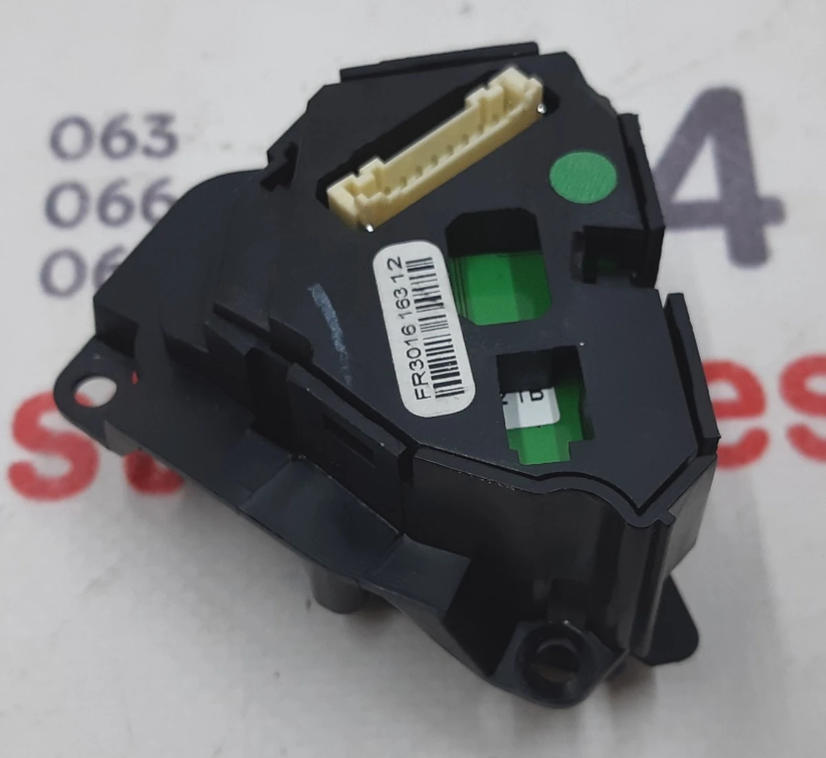 1 Кнопка перемикання (на кермі) права Tesla model S REST 1013242-00-H