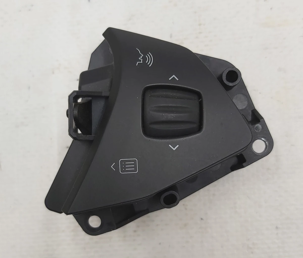 1 Кнопка переключения (на руле) правая Tesla model S REST 1013242-00-H