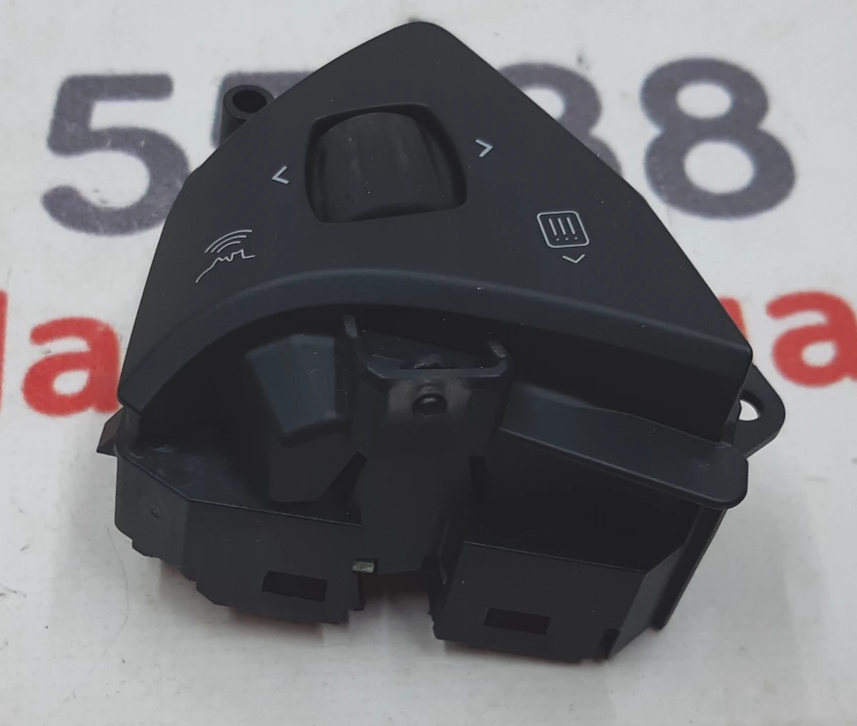 1 Кнопка перемикання (на кермі) права Tesla model X 1013242-00-H