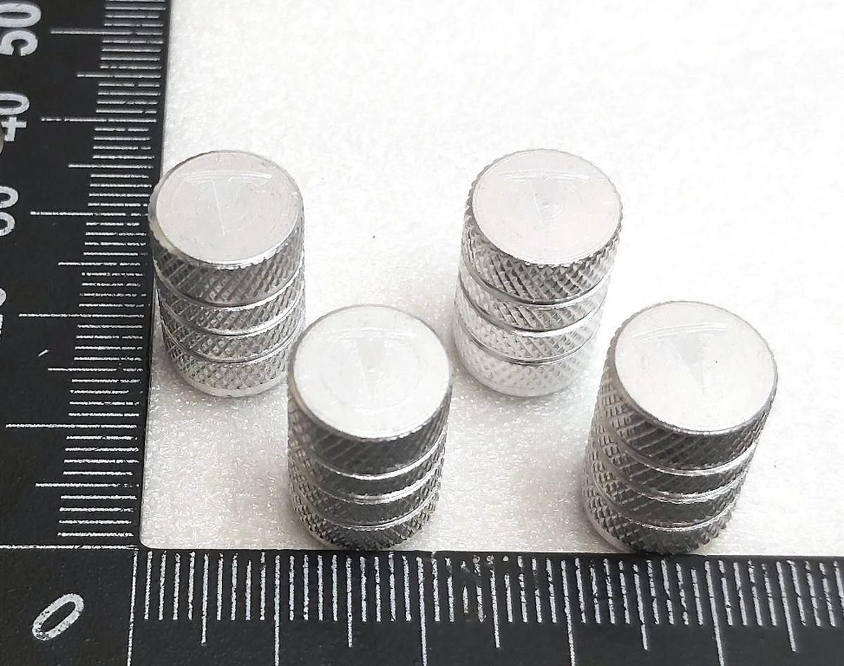 4 Комплект колпачков (4 штуки) датчика TPMS GDF22 STYLE2 SILVER Tesla all models 1034602 1074812 1490750