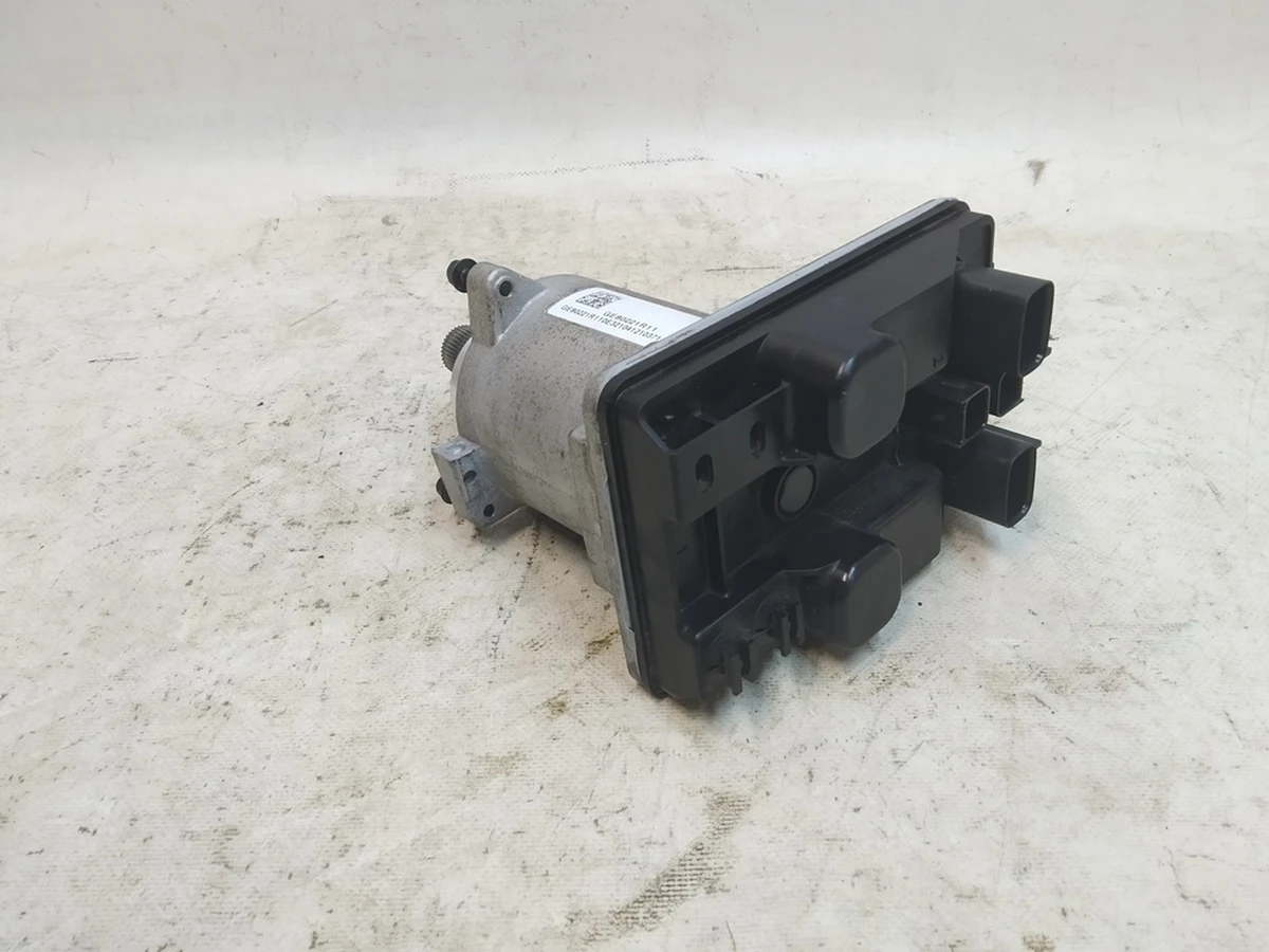 1 Електродвигун рульової рейки з блоком керування 1044831-00-H Tesla Model 3, Model Y 1044832-00-A