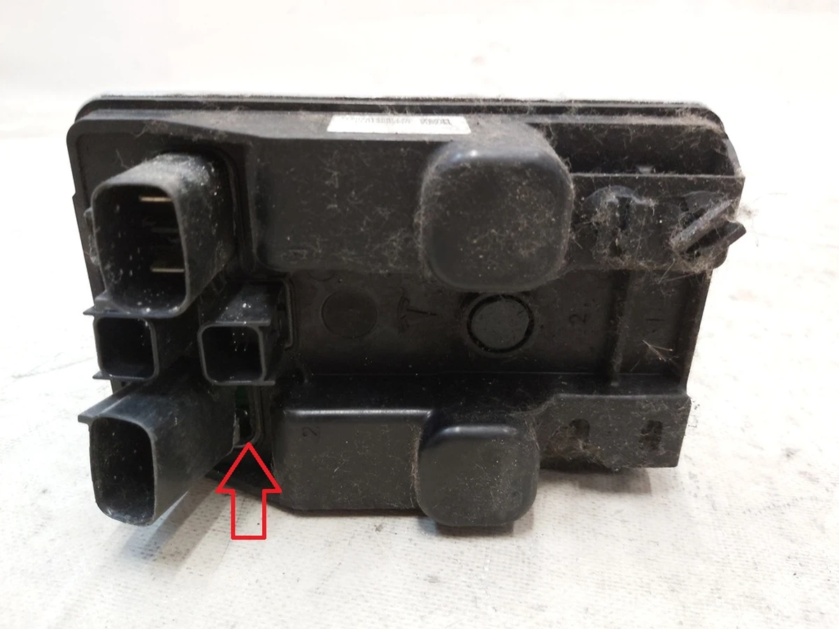 7 Электродвигатель рулевой рейки с блоком управления с повреждением Tesla Model 3, Model Y 1044831 1044832