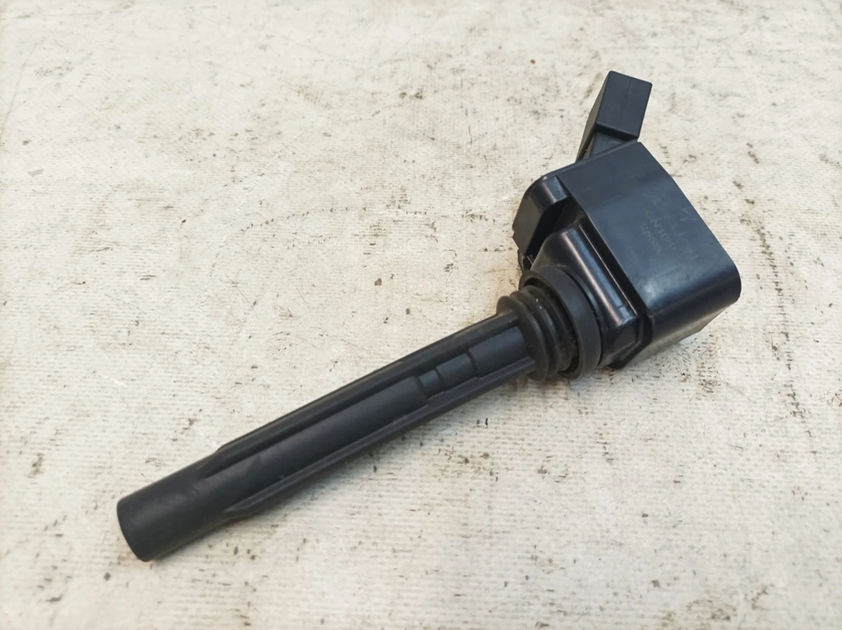 DELPHI ignition coil with wire end for spark plug Audi Q7 GN10632