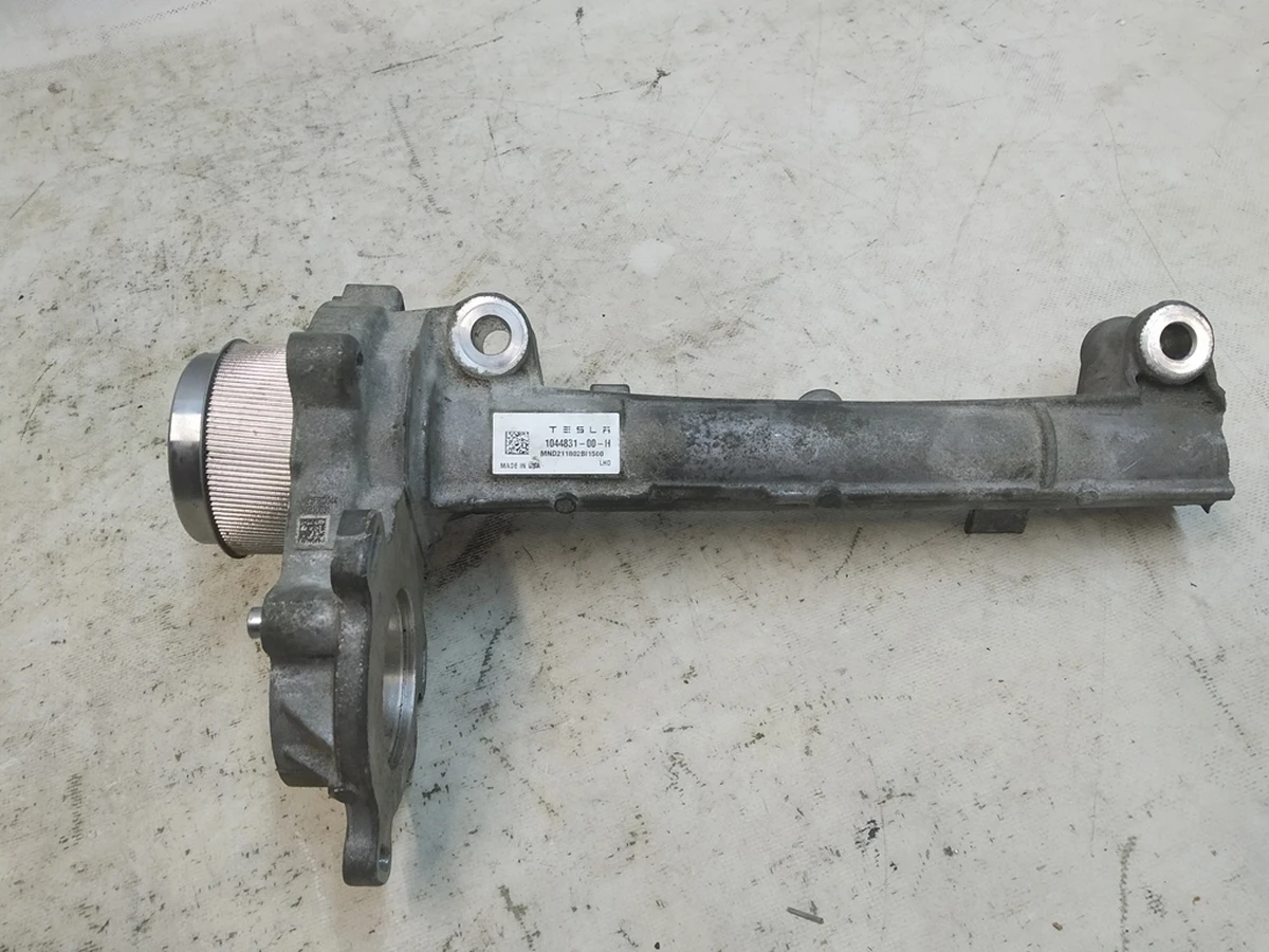 1 STEERING GEAR HOUSING 1044831-00-H damaged Tesla Model 3, Model Y 1044832-00-A