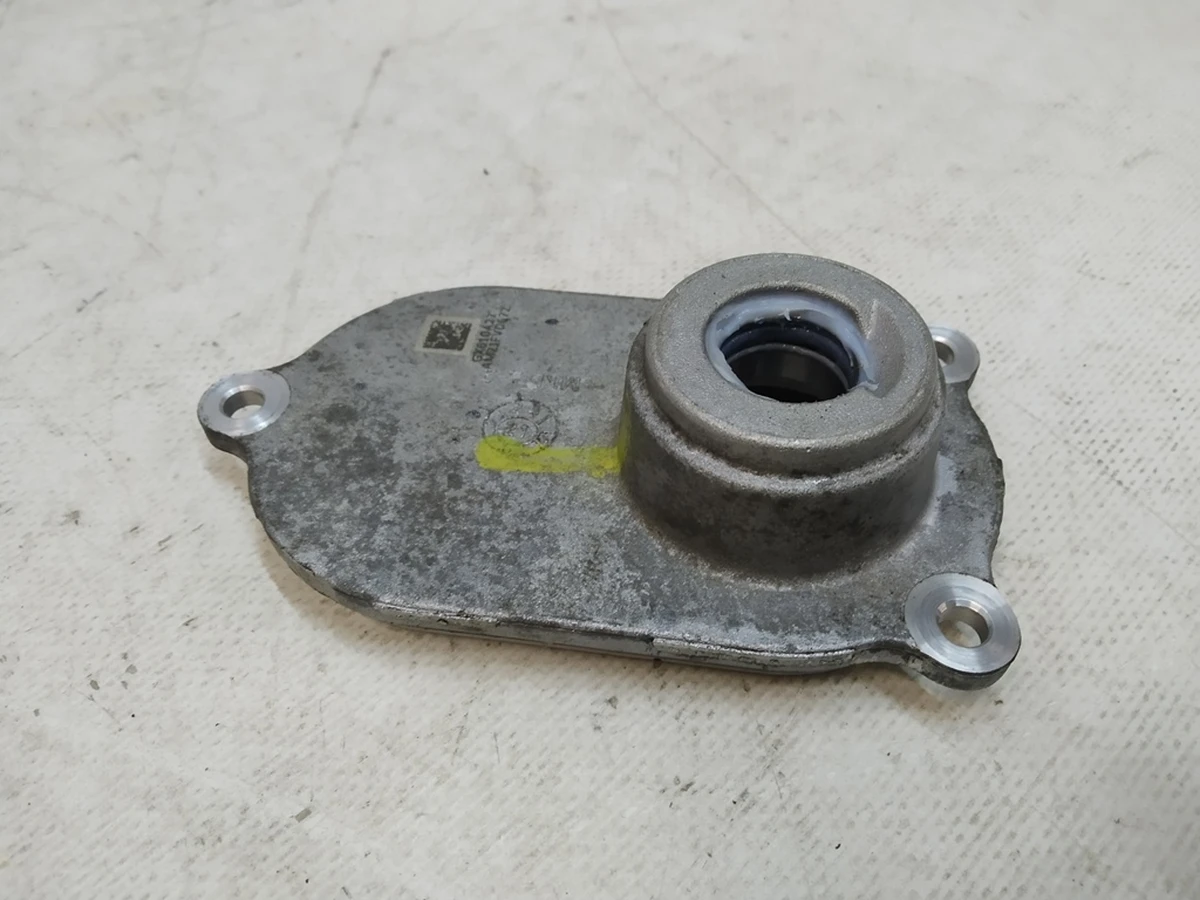 1 Кришка рульової рейки (черв'ячний вал) 1044831-00-H Tesla Model Y 1044832-00-A