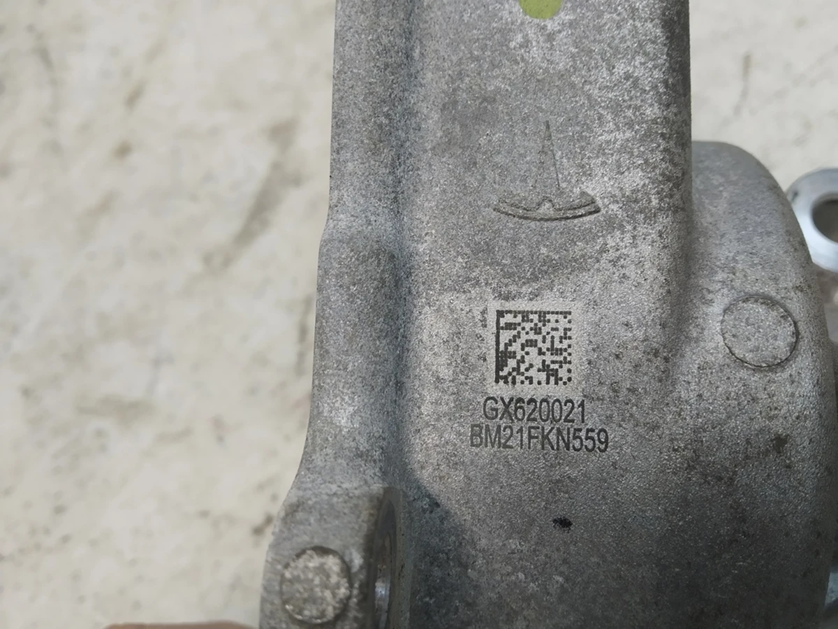 1 Корпус редуктора електродвигуна кермової рейки Tesla Model 3, Model Y 1044831 1044832