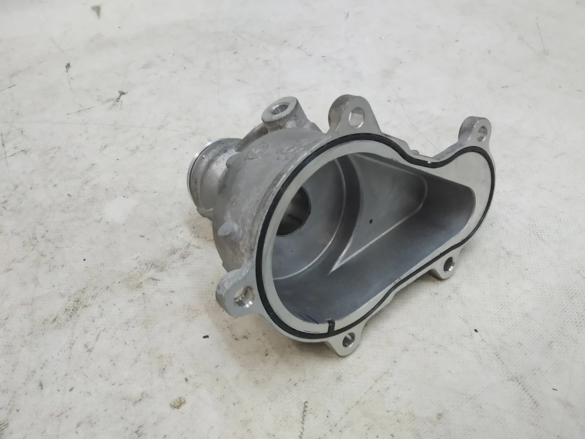 1 Корпус редуктора електродвигуна кермової рейки Tesla Model 3, Model Y 1044831 1044832