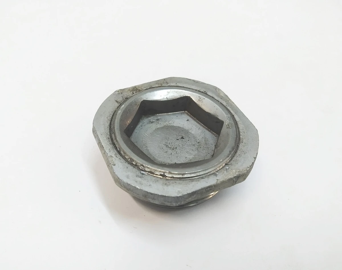 1 Гайка прижимная зубчатой рулевой рейки 1044831-00-H Tesla model 3, model Y 1044832-00-A