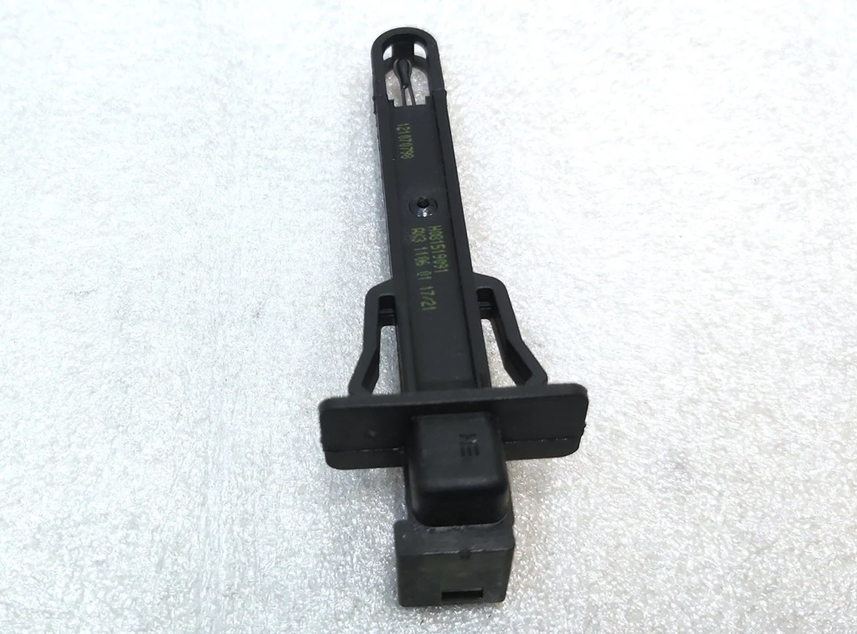 14 Датчик температури вихідного повітря Tesla Model 3, Model Y 1500645-00-A