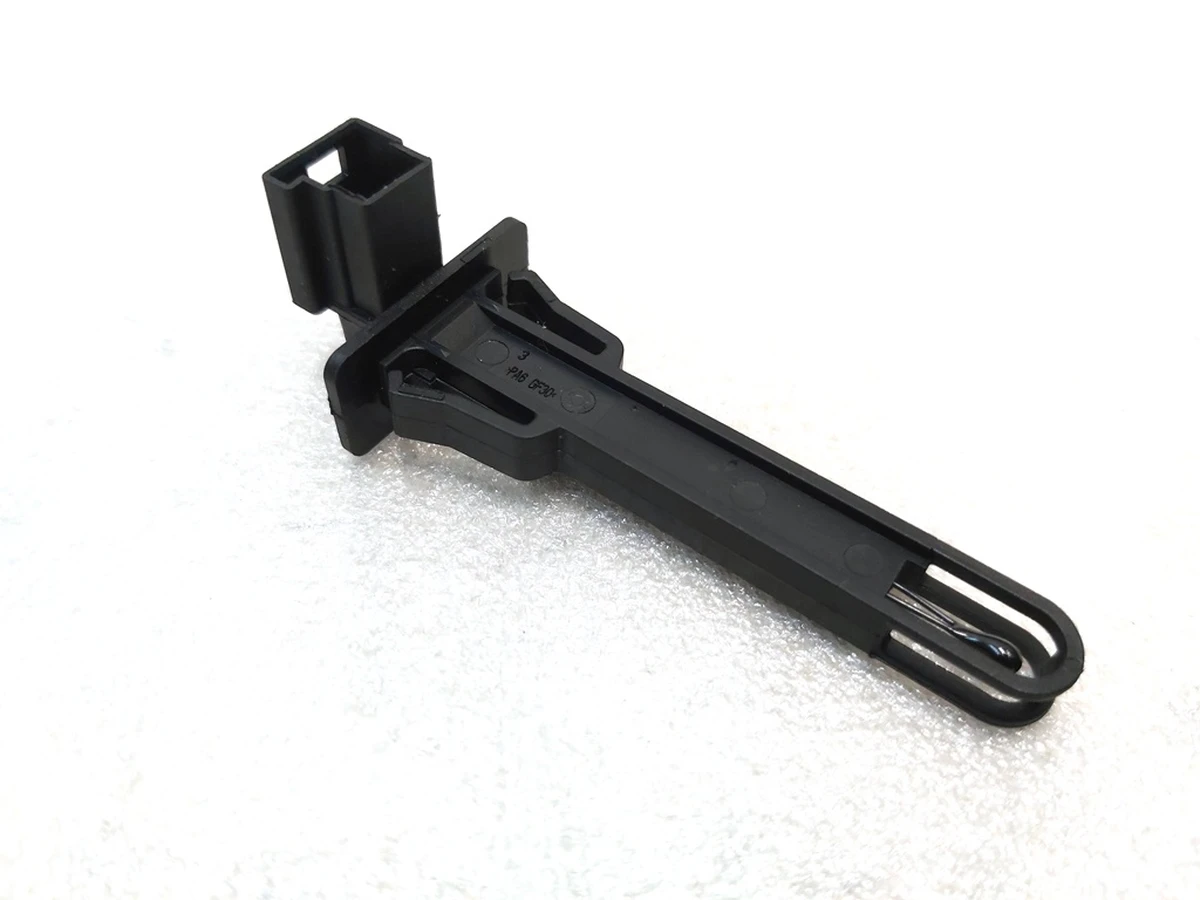 14 Датчик температури вихідного повітря Tesla Model 3, Model Y 1500645-00-A