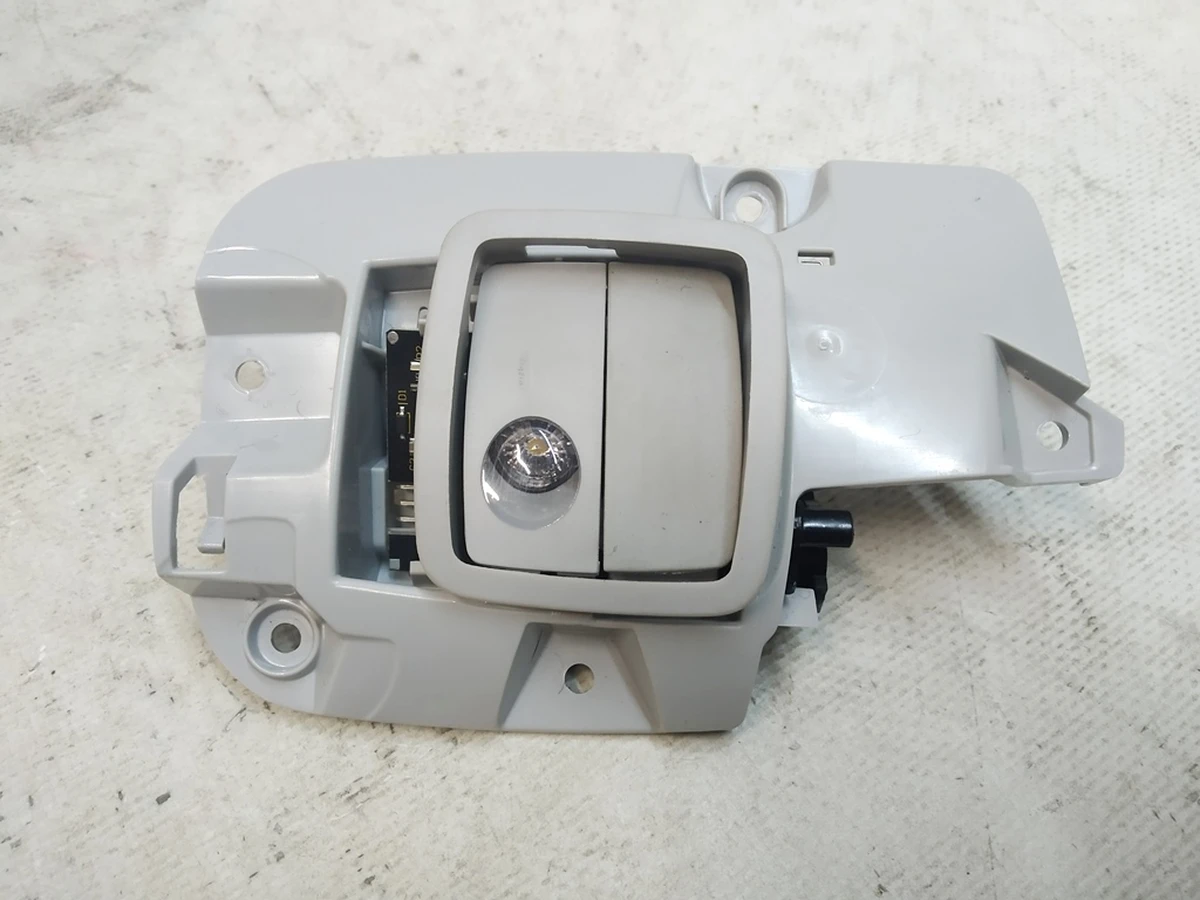 11 MODEL Y, COAT HOOK ASY, RH with damage Tesla model Y 1515339-97-B