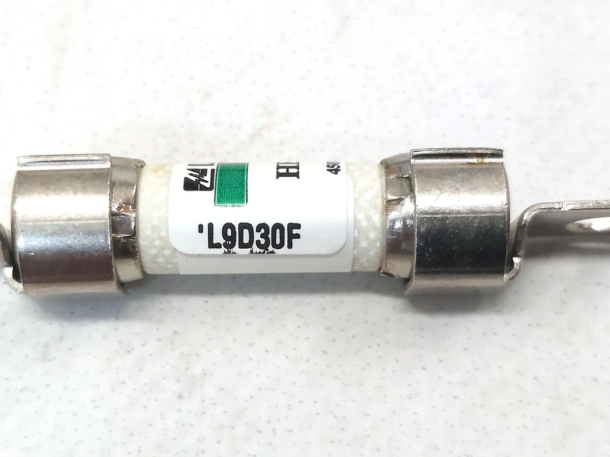 Запобіжник HEV 450V 30 A Tesla Model S REST, Model X 1066510-00-B