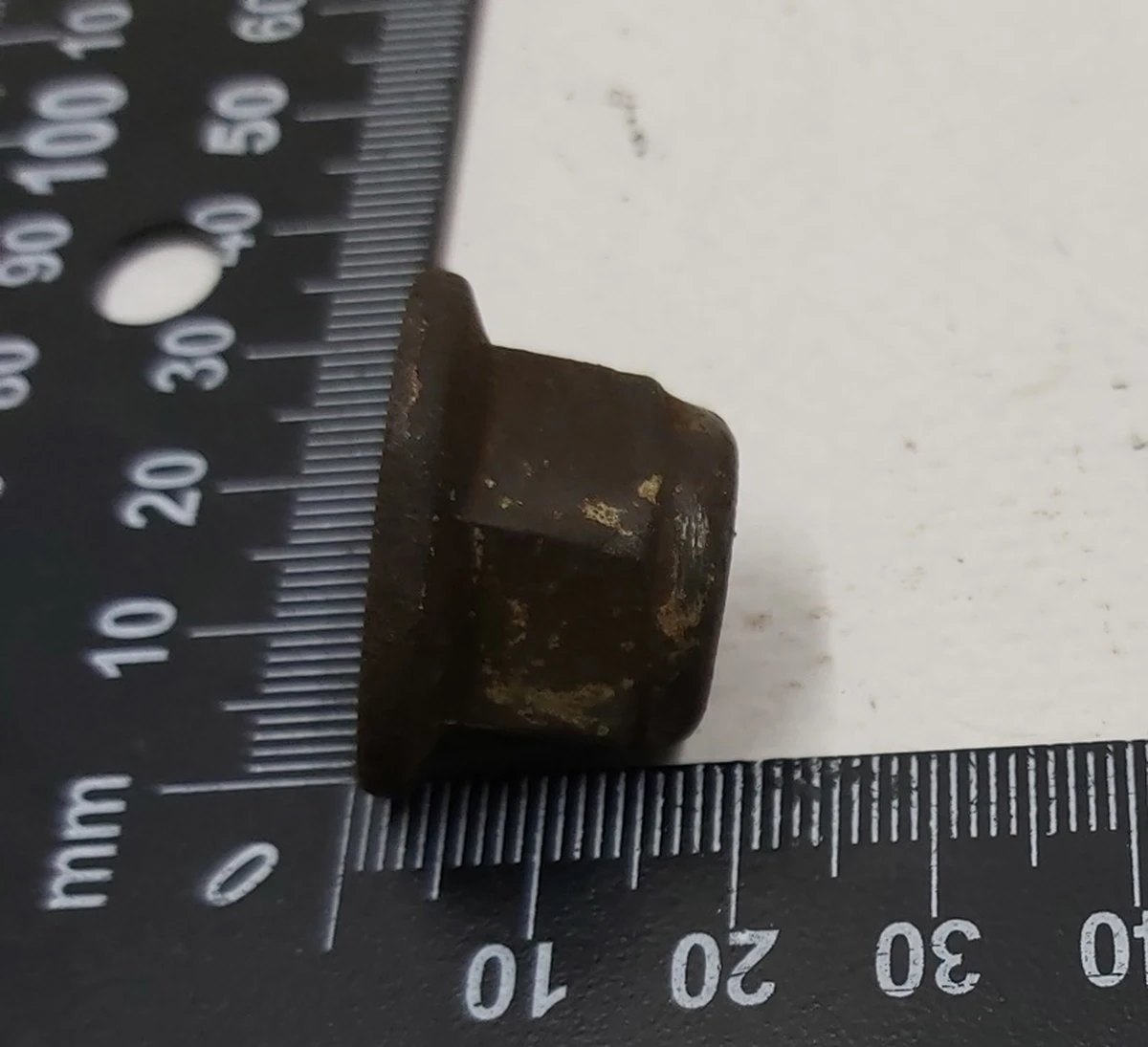 Гайка с буртиком M12X1,5 Volkswagen E-GOLF N10106402