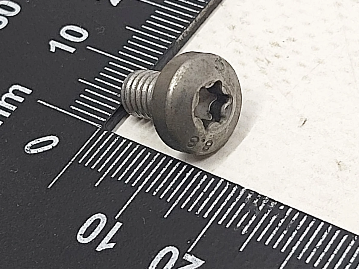 Гвинт з внутрішнім TORX M6X10 Volkswagen E-GOLF N10170303