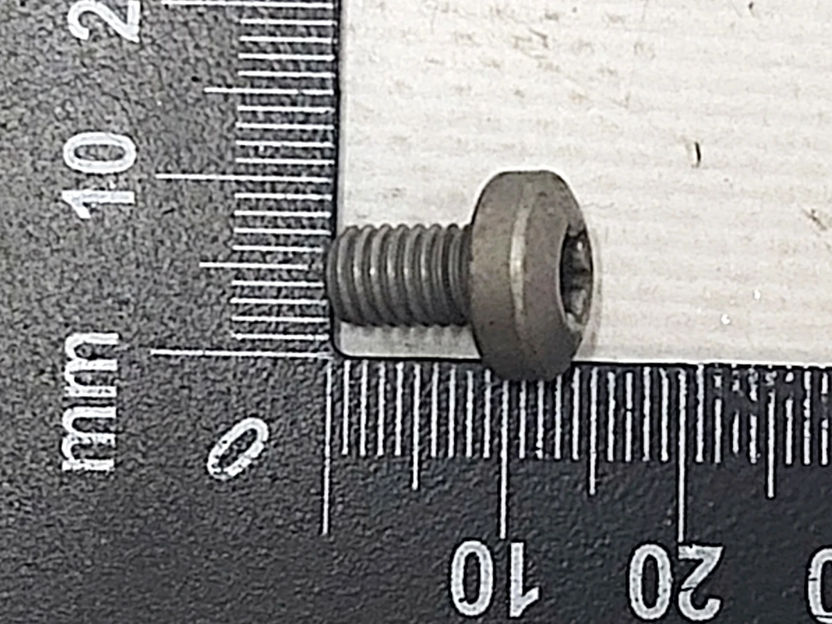 Гвинт з внутрішнім TORX M6X10 Volkswagen E-GOLF N10170303