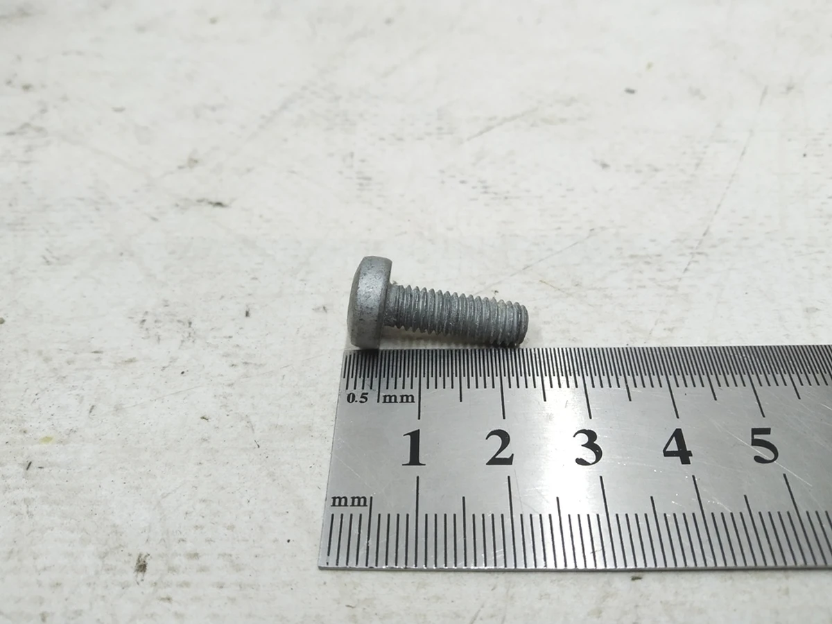 Гвинт з циліндричною головкою, що округляє, TORX М6Х18 Audi E-tron N10196103