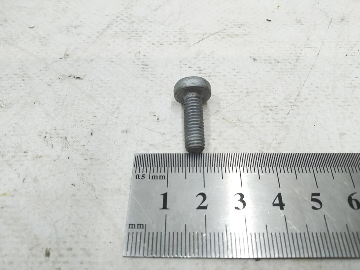 Гвинт з циліндричною головкою, що округляє, TORX М6Х18 Audi E-tron N10196103