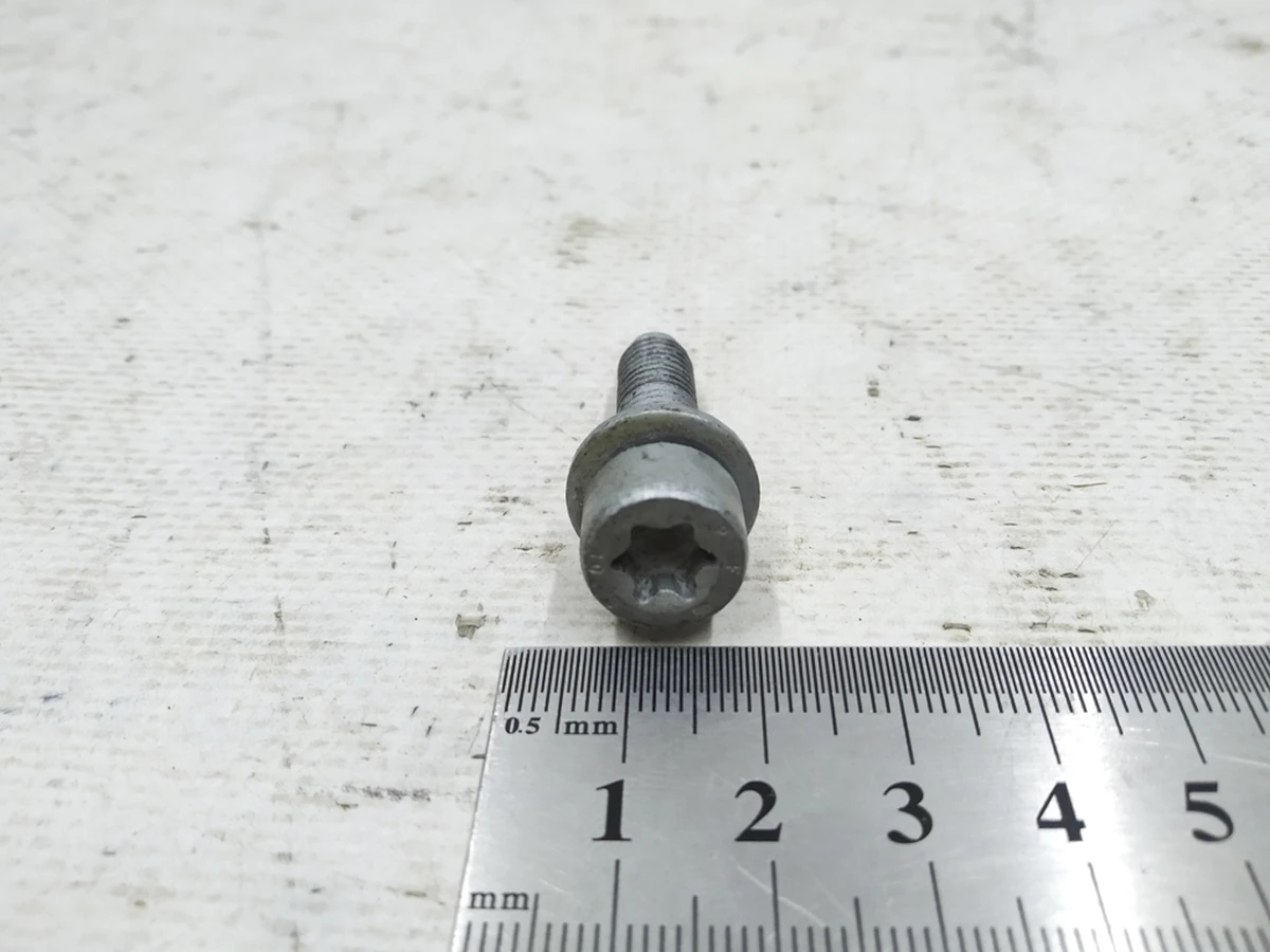 Винт с цилиндрической головкой с внутренним шестигранником Audi E-tron N10414402