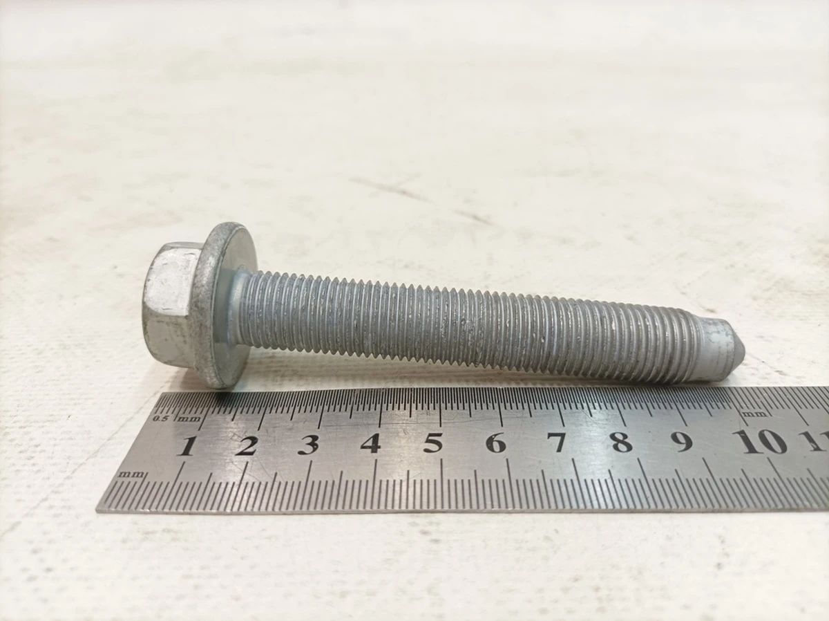 Self-locking hexagonal shoulder screw M14X1.5X90 Porsche Taycan N10500802