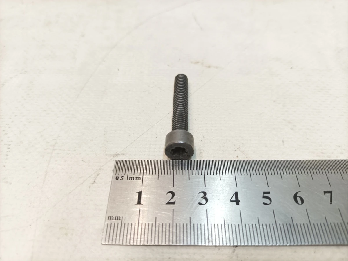 Hexagon socket head screw M6X35 Porsche Taycan N10510301