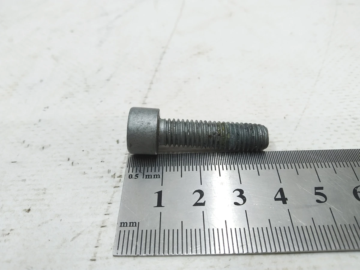 Болт із циліндричною головкою із внутрішнім багатогранником М8Х30 Audi E-tron N10518405