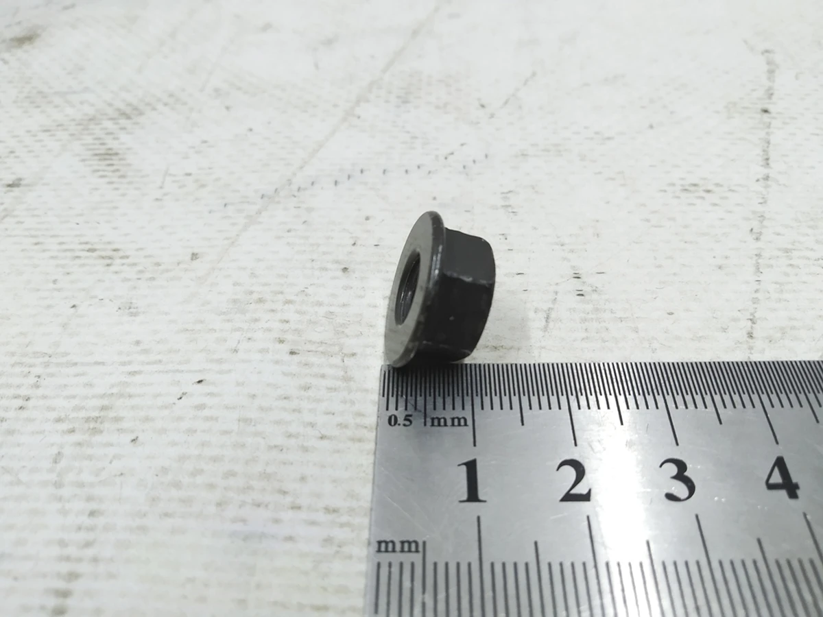 Гайка шестигранная с буртиком M8 Audi E-tron N10609204