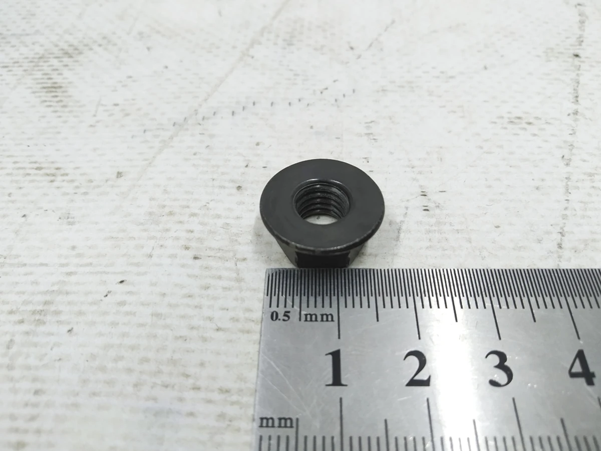 Гайка шестигранная с буртиком M8 Audi E-tron N10609204