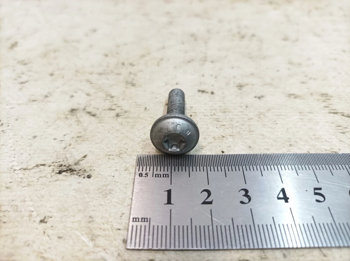 Pan head socket TORX screw M6X25 Porsche Taycan N10632102