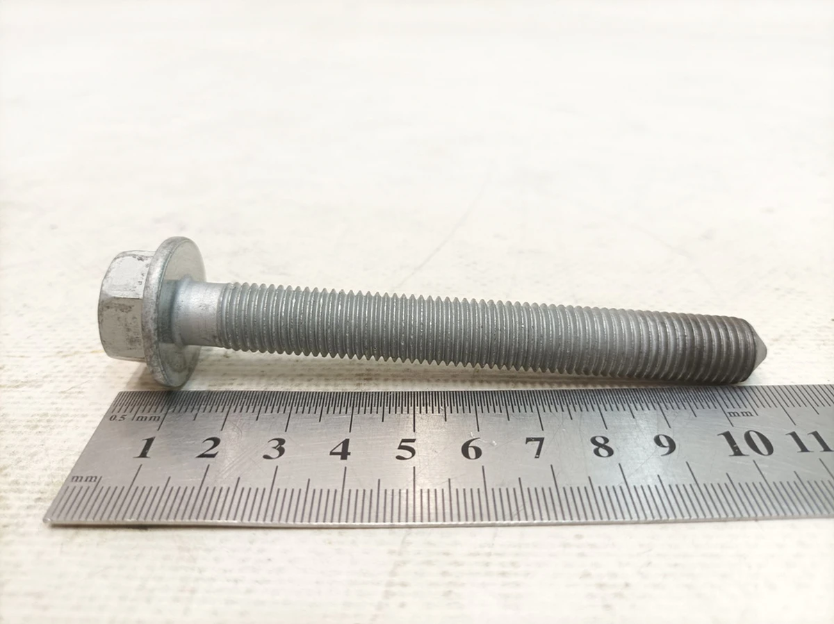 Гвинт із шестигранною головкою з буртиком M12X100 Porsche Taycan N10640301