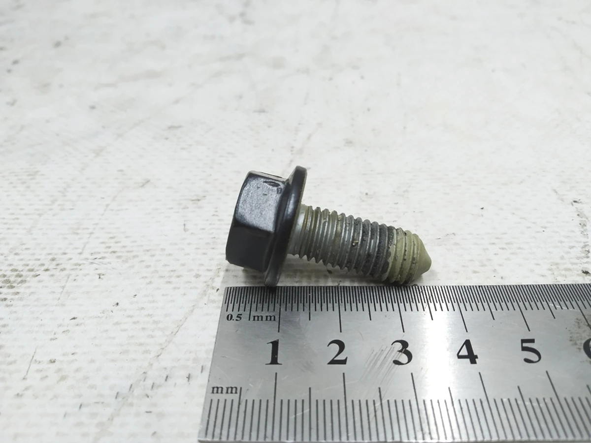 Hex head bolt M10X25 Audi E-tron N10714101