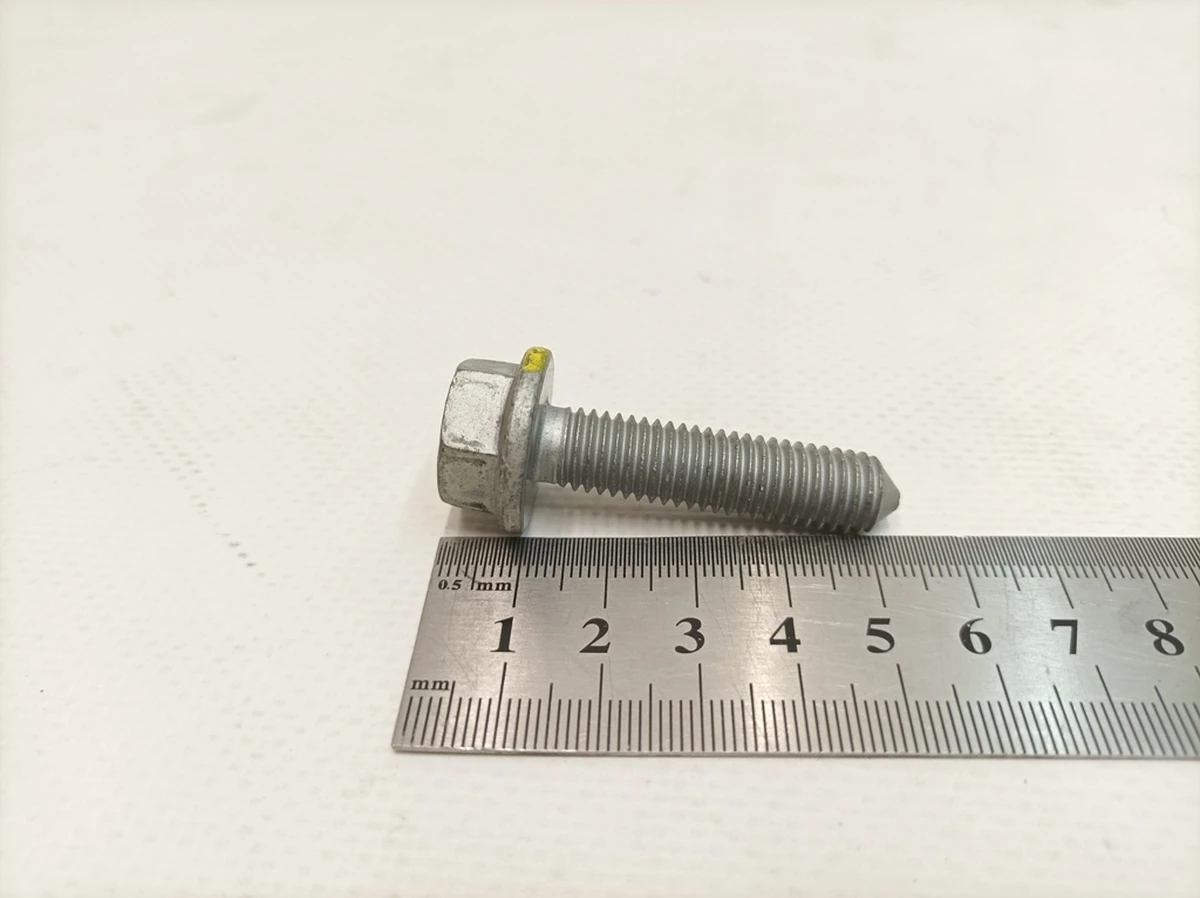 Винт с шестигранной головкой с буртиком M10X42 Porsche Taycan N10728502