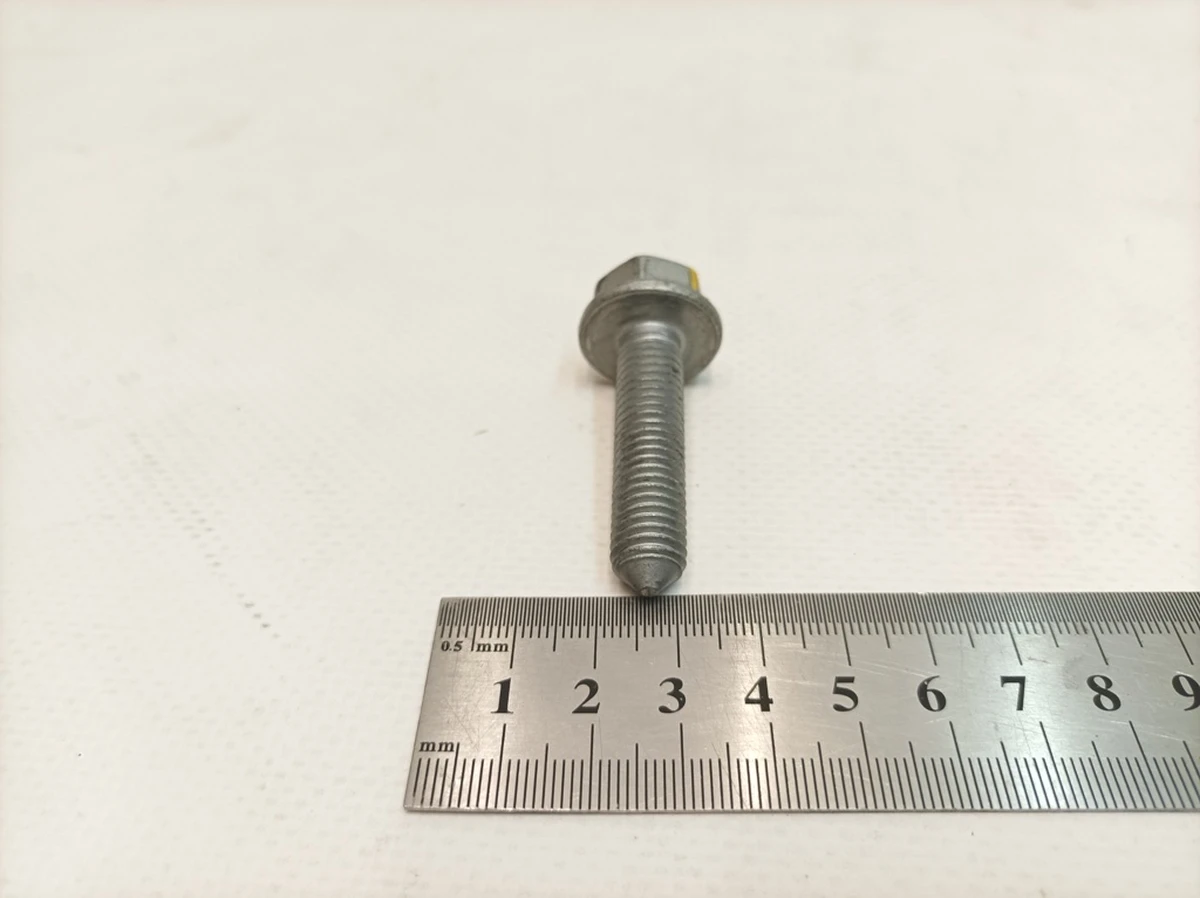 Винт с шестигранной головкой с буртиком M10X42 Porsche Taycan N10728502