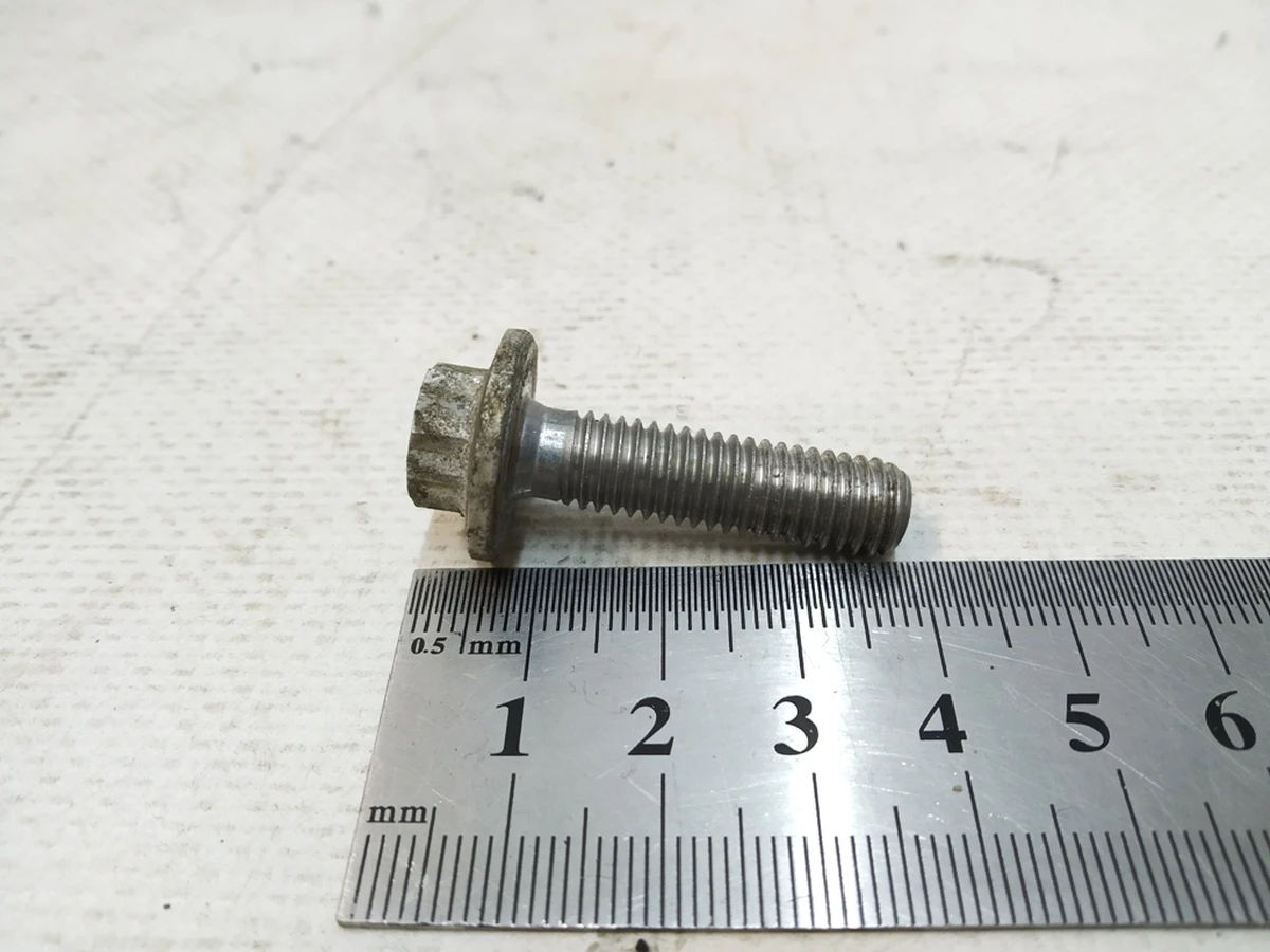 Screw with shoulder and twelve-sided head М8Х30 Audi Q7 N10750901