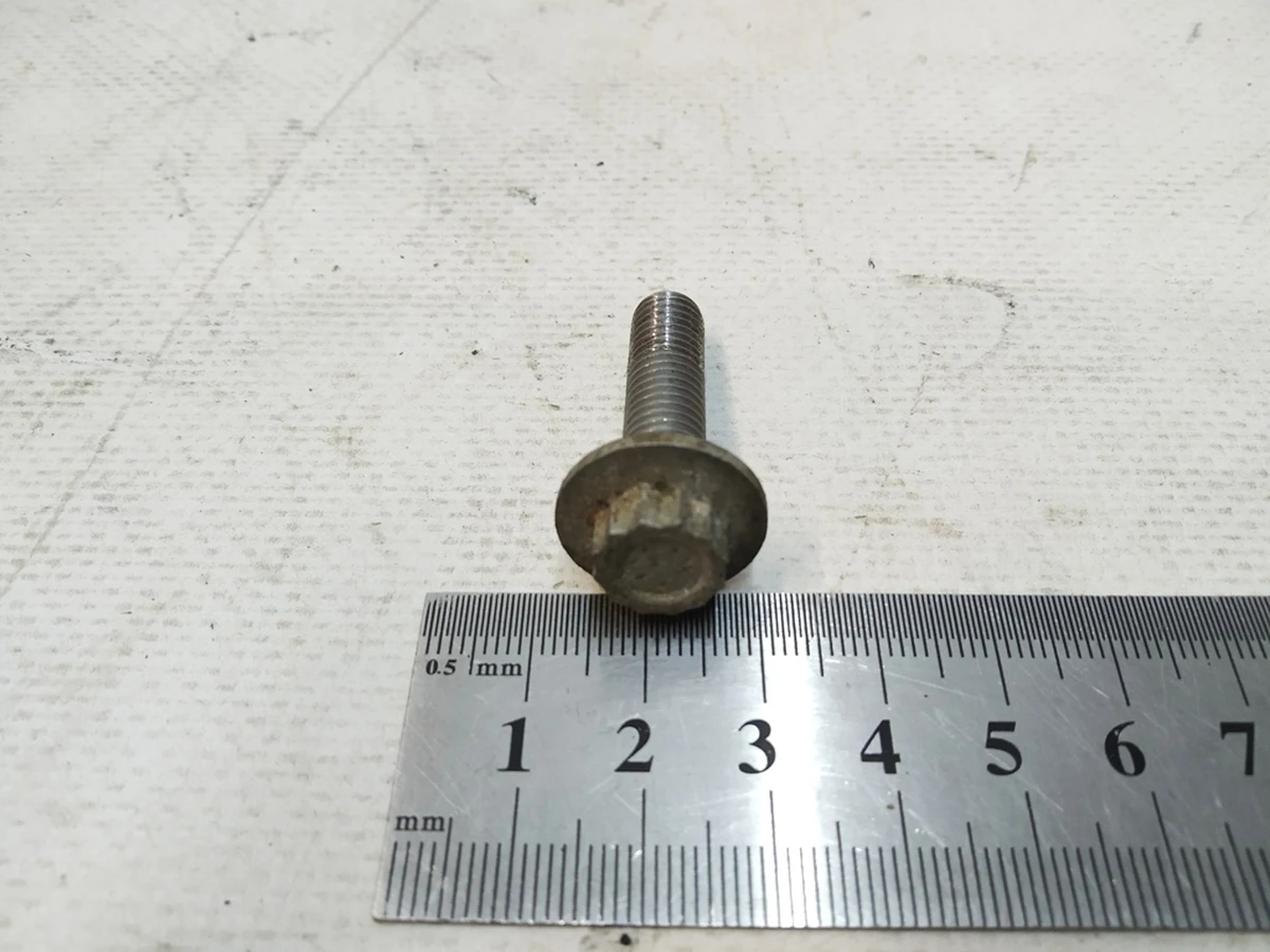 Screw with shoulder and twelve-sided head М8Х30 Audi Q7 N10750901
