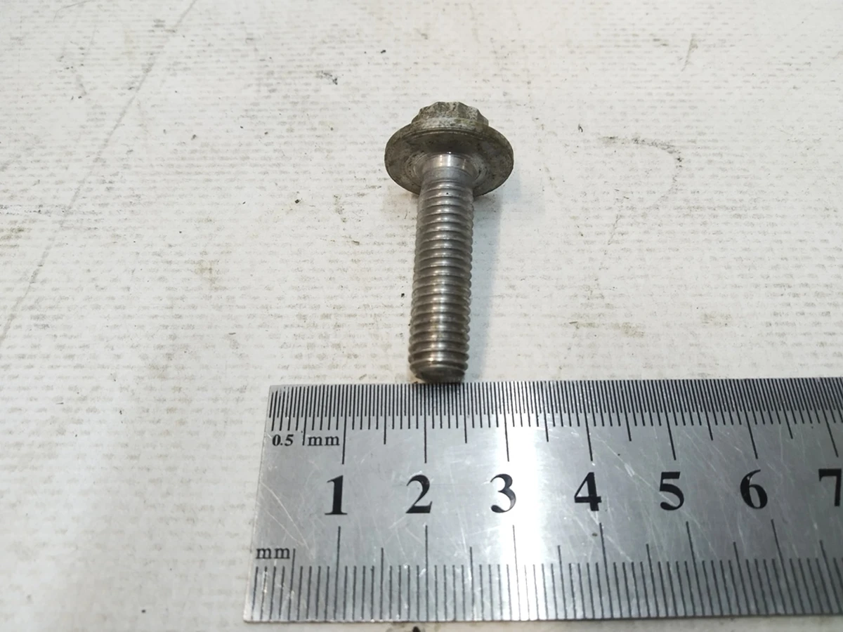 Screw with shoulder and twelve-sided head М8Х30 Audi Q7 N10750901