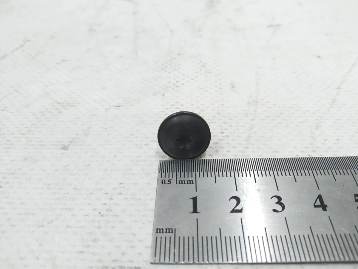 Винт самонарезной с внутренней TORX 5X16 Audi E-tron N90974701