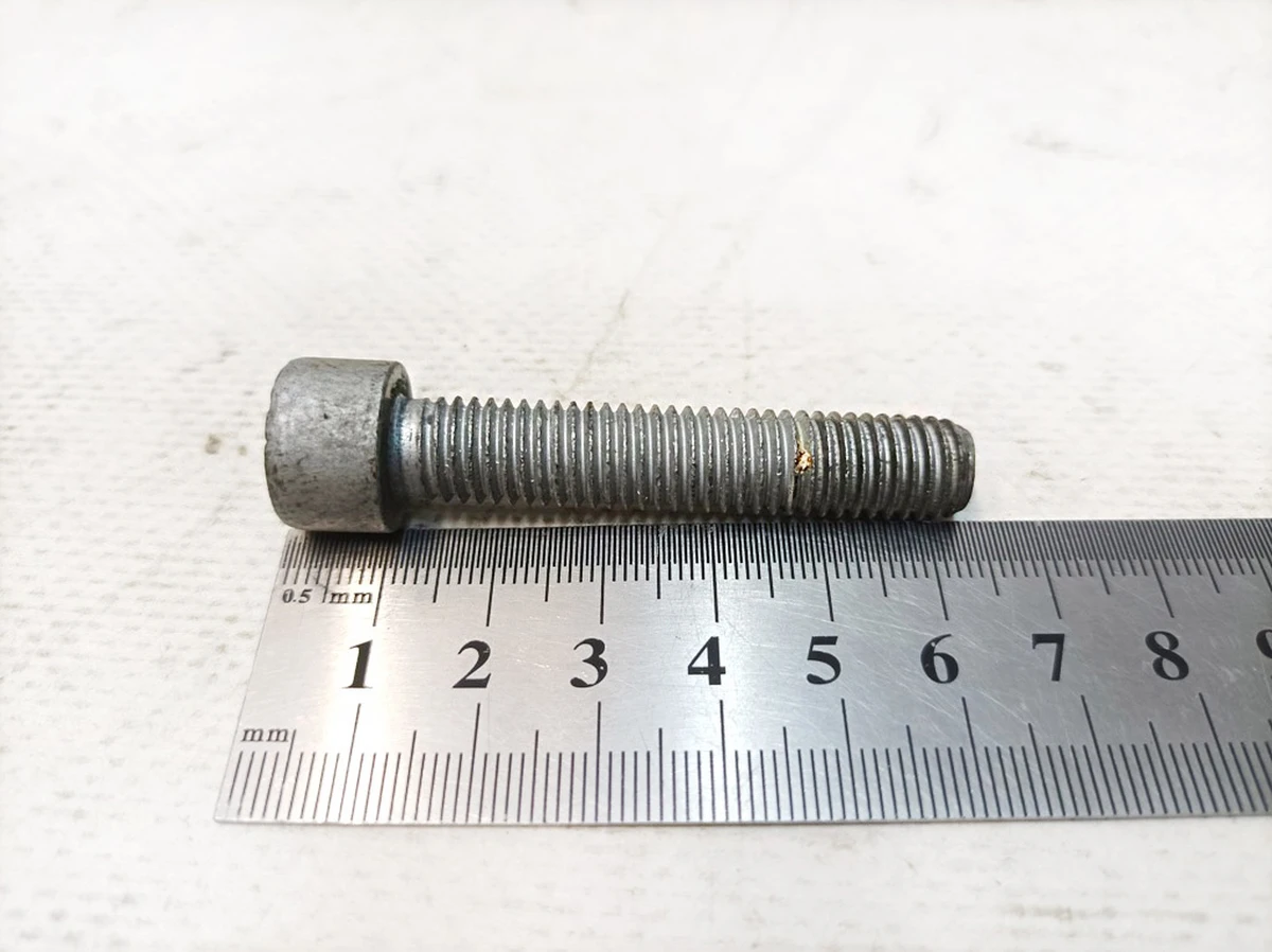 Socket head screw M10X52 Volkswagen E-GOLF N90991102