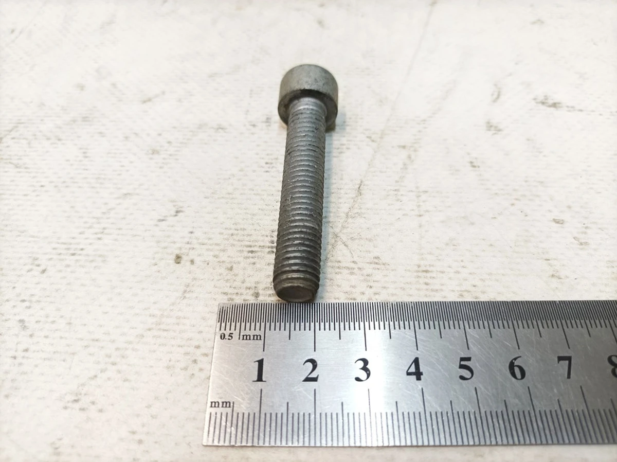 Socket head screw M10X52 Volkswagen E-GOLF N90991102