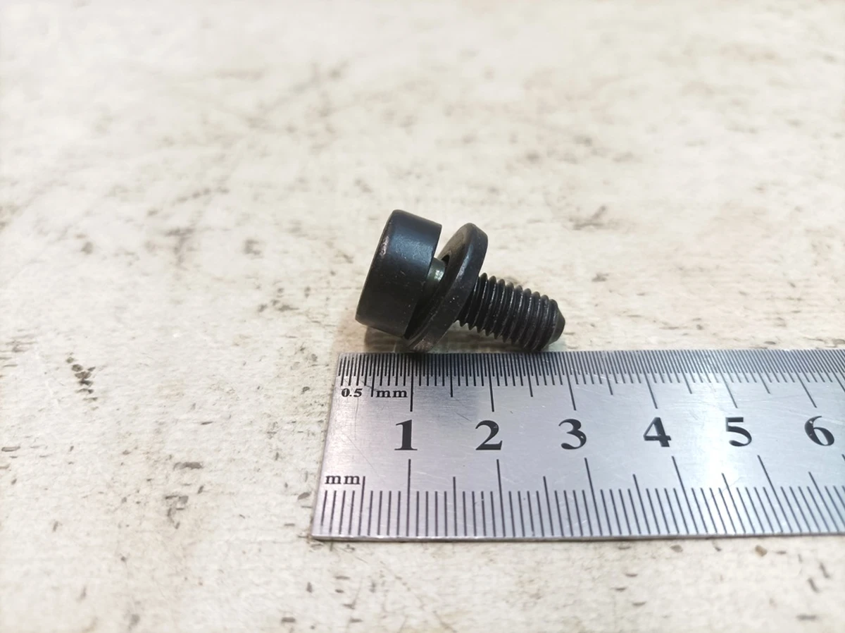 Гвинт з циліндричною головкою та внутрішнім багатогранником з шайбою M8X20 Porsche Taycan N91050701