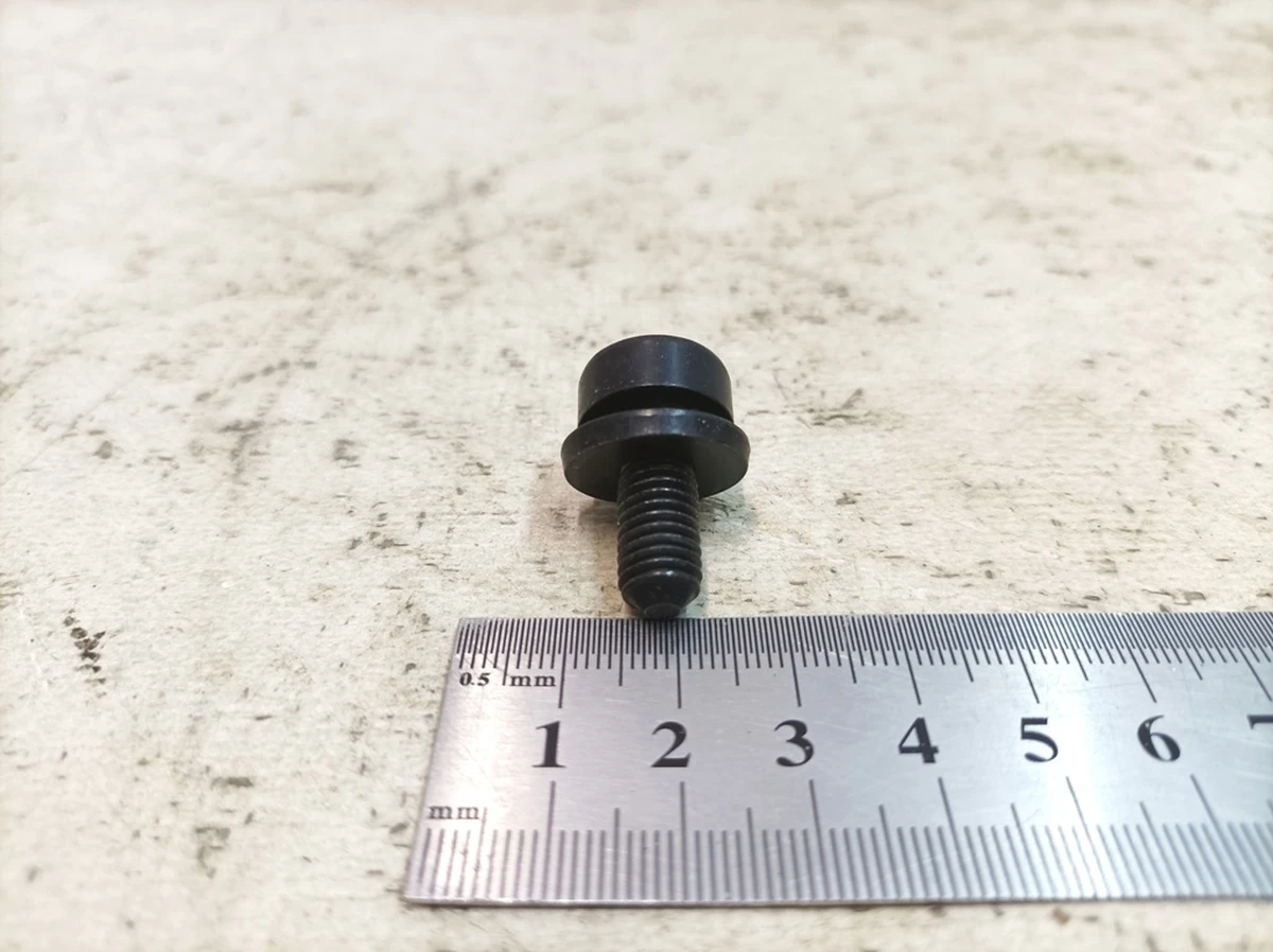 Гвинт з циліндричною головкою та внутрішнім багатогранником з шайбою M8X20 Porsche Taycan N91050701