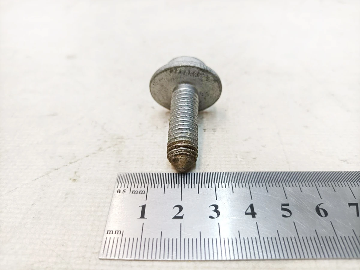 Flanged socket head bolt M10X35 Audi E-tron N91066101